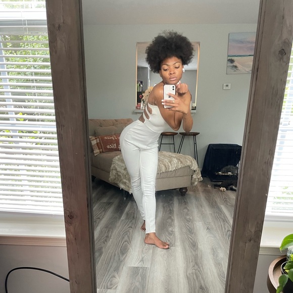 Sleeveless White Backless Jumpsuit - Picture 1 of 11